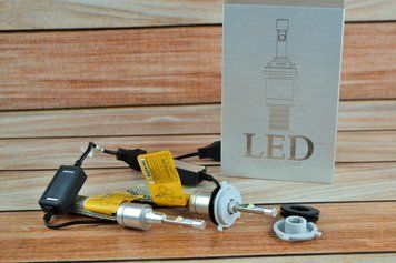 Комплект LED ламп HeadLight Lens H4 6000 K з радіатором 6460 фото