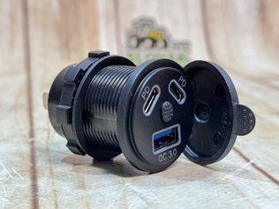 Адаптер USB зарядка з 2&times;Type-C PD + 1&times;USB QC 3.0 (панельна, 12V/24V) 3159 фото